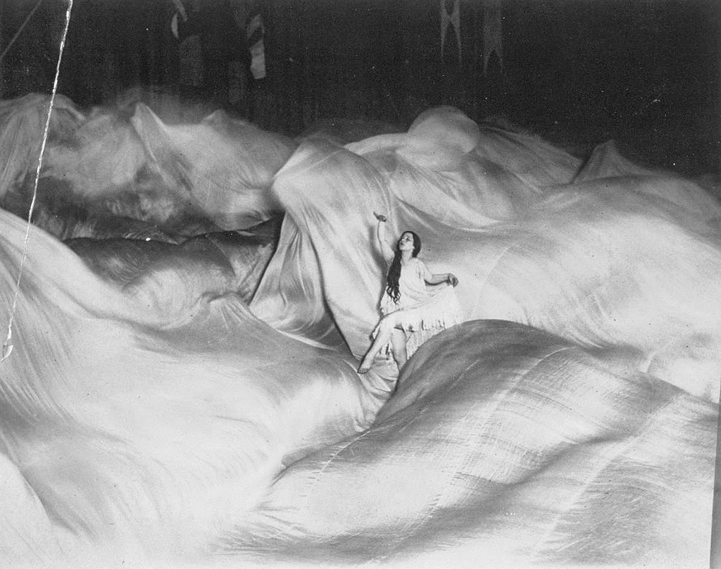 Loïe Fuller (1) (1)