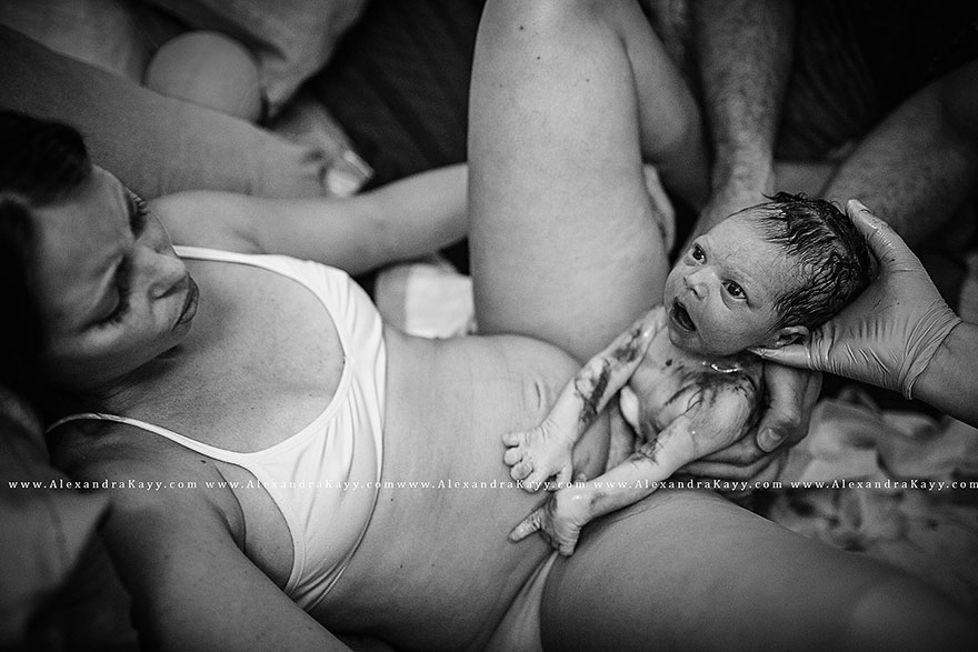 Labor_Delivery_And_Postpartum_Photos_That_Capture_The_Beauty_Of_Birth__7